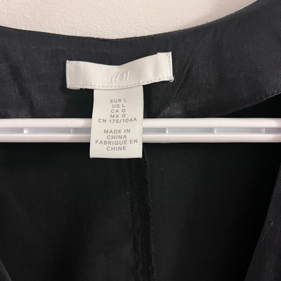 H&M V-neck Oversized Dress - Picture 5 of 5